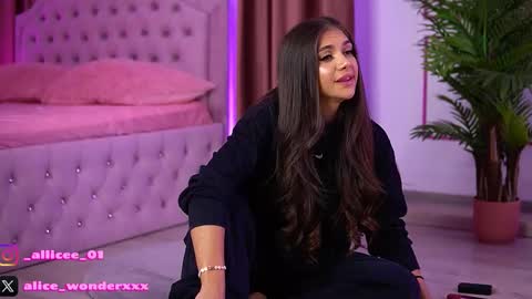 Vanessa Simon online show from 11-02-25, 06:16