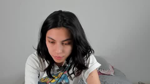 Snapshot of vanilla_velvet chatting on 04-30-26, 02:23 Annabet online show from 04-30-26, 02:23