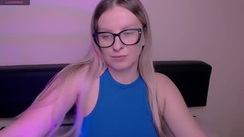 Mia online show from 10-20-25, 07:20