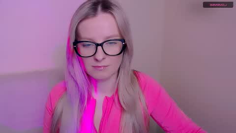 Snapshot of vanillaex_ chatting on 01-19-26, 08:51 Mia online show from 01-19-26, 08:51