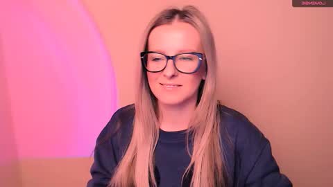 Snapshot of vanillaex_ chatting on 02-15-26, 05:20 Mia online show from 02-15-26, 05:20