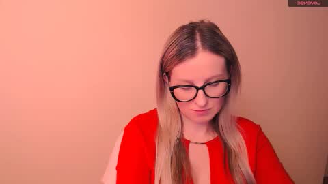 Snapshot of vanillaex_ chatting on 02-20-26, 05:15 Mia online show from 02-20-26, 05:15