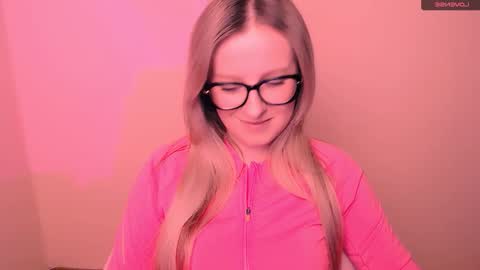 Snapshot of vanillaex_ chatting on 02-21-26, 05:03 Mia online show from 02-21-26, 05:03