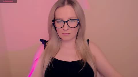 Snapshot of vanillaex_ chatting on 03-24-26, 07:52 Mia online show from 03-24-26, 07:52