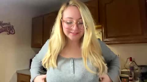 vanillapuddingpie online show from 12-11-24, 02:41