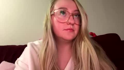 vanillapuddingpie online show from 12-13-24, 01:37