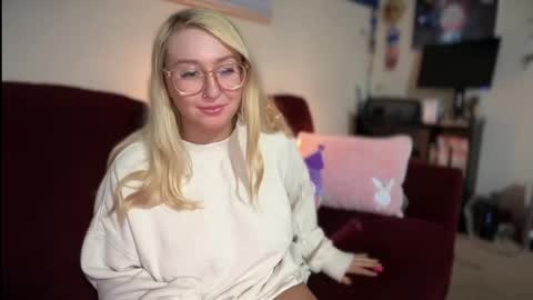 vanillapuddingpie online show from 03-08-25, 03:28