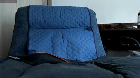 Van online show from 03-31-26, 04:40