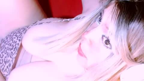 Snapshot of vanne_amet chatting on 04-10-26, 08:08 free follow me online show from 04-10-26, 08:08