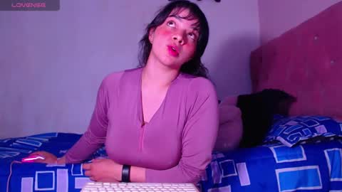 Snapshot of vannessa_shy chatting on 11-23-25, 02:00 Vanesa online show from 11-23-25, 02:00
