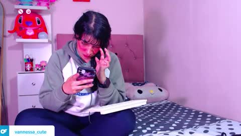 Snapshot of vannessa_shy chatting on 11-25-25, 11:38 Vanesa online show from 11-25-25, 11:38