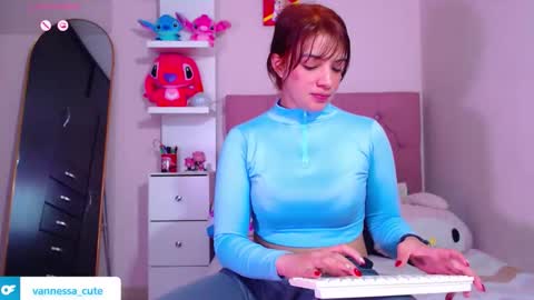 Snapshot of vannessa_shy chatting on 12-19-25, 11:23 Vanesa online show from 12-19-25, 11:23