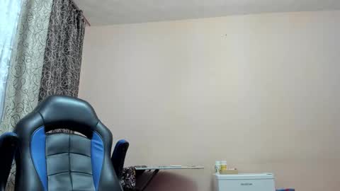 Snapshot of vano_822 chatting on 12-14-25, 03:28 vano_822 online show from 12-14-25, 03:28