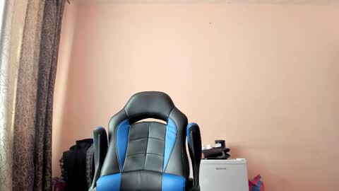 Snapshot of vano_822 chatting on 02-18-26, 10:22 vano_822 online show from 02-18-26, 10:22