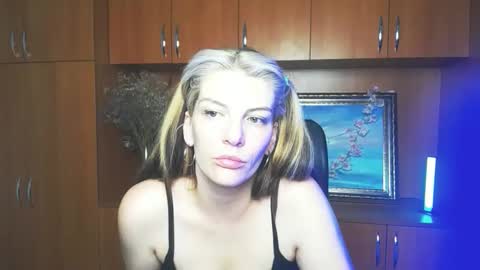 Vanessa online show from 05-25-26, 02:28