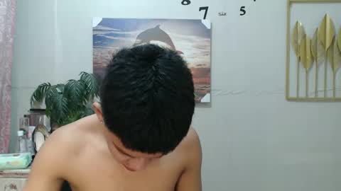 Snapshot of vanxxx2005 chatting on 12-18-24, 02:42 vanxxx2005 online show from 12-18-24, 02:42