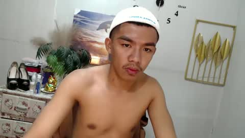 Snapshot of vanxxx2005 chatting on 02-15-25, 03:06 vanxxx2005 online show from 02-15-25, 03:06