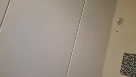 Snapshot of vanyllaice chatting on 12-16-25, 04:17 Vanyllaice online show from 12-16-25, 04:17