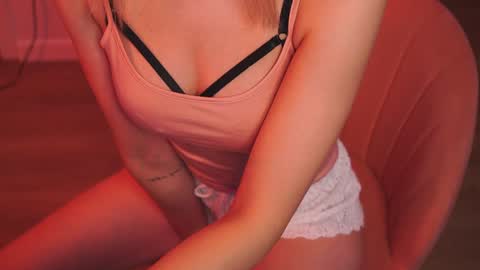 Snapshot of variety_moments chatting on 12-02-24, 03:58 Heeeeey Im Hanna the art of tease  online show from 12-02-24, 03:58