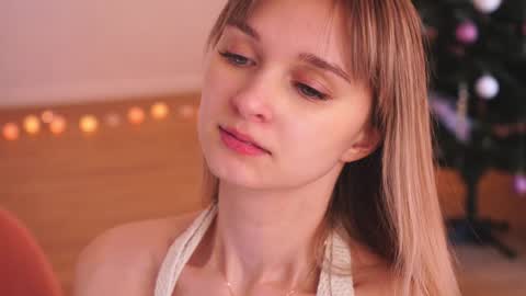 Snapshot of variety_moments chatting on 01-23-25, 07:11 Heeeeey Im Hanna the art of tease  online show from 01-23-25, 07:11