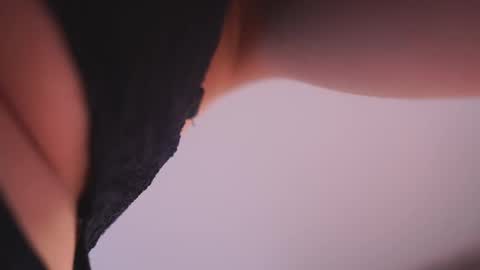 Snapshot of variety_moments chatting on 03-11-25, 07:37 Heeeeey Im Hanna the art of tease  online show from 03-11-25, 07:37