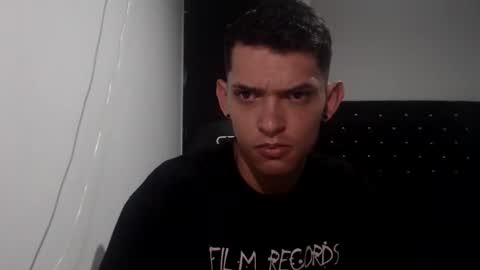 Snapshot of varonelite chatting on 02-27-26, 10:37 Andres online show from 02-27-26, 10:37