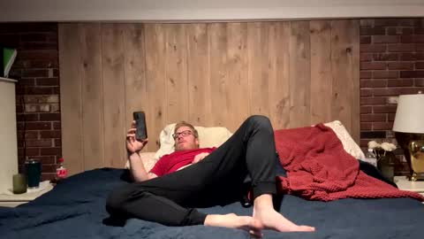 vaxildon13 online show from 10-28-25, 11:47