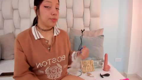 Vayra Moon  online show from 07-24-26, 04:38
