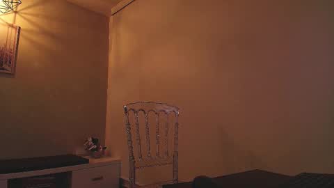 Snapshot of vctoria_collins_ chatting on 09-19-25, 10:49 Victoria online show from 09-19-25, 10:49