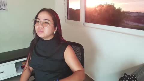 Snapshot of vctoria_collins_ chatting on 10-02-25, 11:06 Victoria online show from 10-02-25, 11:06