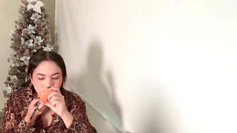 Victoria online show from 12-04-25, 10:46