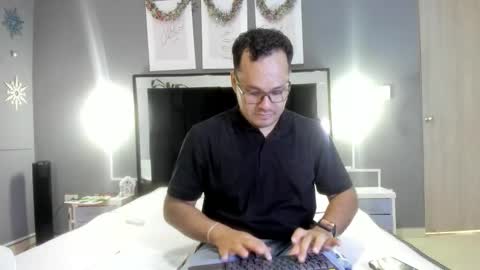 Snapshot of veci_and chatting on 01-06-26, 04:21 veci_and online show from 01-06-26, 04:21