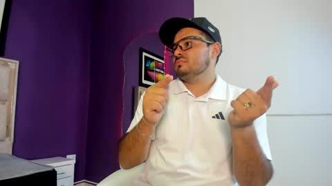 Snapshot of veci_and chatting on 02-05-26, 08:35 veci_and online show from 02-05-26, 08:35