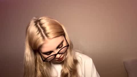 Monika online show from 11-28-25, 05:48