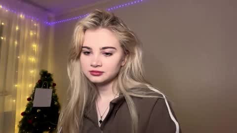 Monika online show from 01-13-26, 01:05