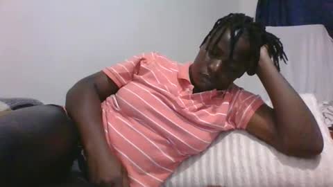 Snapshot of vee_tommy chatting on 02-15-26, 07:54 Vee tommy online show from 02-15-26, 07:54