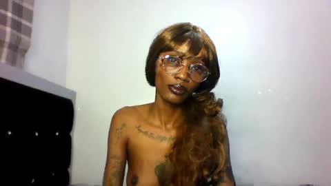 Snapshot of veegee7 chatting on 04-23-26, 04:03 Luma online show from 04-23-26, 04:03