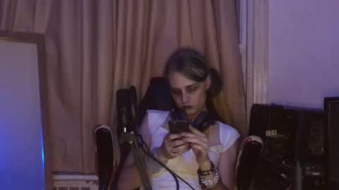 veelucious online show from 10-06-25, 03:04