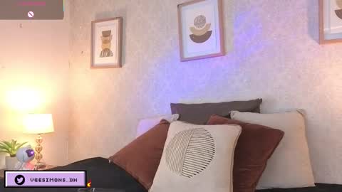 Vee Simons online show from 01-14-26, 08:25