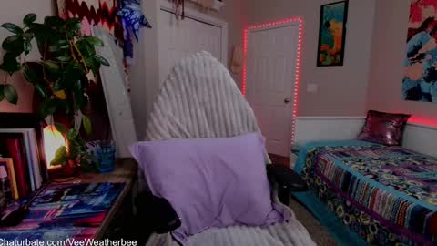 Violet Weatherbee online show from 12-25-24, 01:20