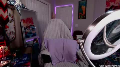 Violet Weatherbee online show from 11-07-25, 02:00