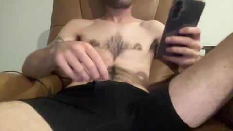 Snapshot of vegassangel chatting on 04-21-26, 02:51 Joeyyy online show from 04-21-26, 02:51