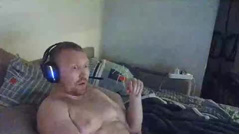 Snapshot of velikiibelyi17 chatting on 12-15-25, 02:10 Deniel online show from 12-15-25, 02:10