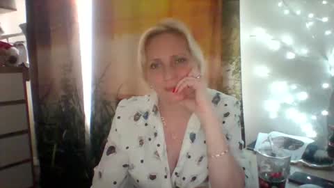 Snapshot of velka_raspberry chatting on 05-27-26, 03:31 velka_raspberry online show from 05-27-26, 03:31