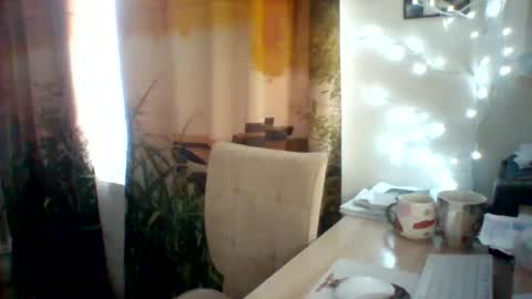 Snapshot of velka_raspberry chatting on 06-19-26, 05:23 velka_raspberry online show from 06-19-26, 05:23