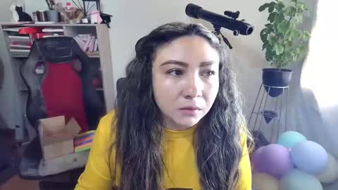 Snapshot of vellarossa chatting on 10-30-25, 07:58 Im VelaI will be Christmas and New Year with my family December 22 to January 13 I will miss you guys. online show from 10-30-25, 07:58