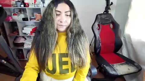Snapshot of vellarossa chatting on 04-17-26, 08:45 Im VelaI will be Christmas and New Year with my family December 22 to January 13 I will miss you guys. online show from 04-17-26, 08:45