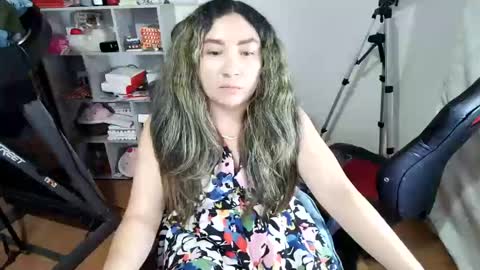Snapshot of vellarossa chatting on 04-26-26, 04:54 Im VelaI will be Christmas and New Year with my family December 22 to January 13 I will miss you guys. online show from 04-26-26, 04:54
