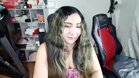 Snapshot of vellarossa chatting on 05-10-26, 05:01 Im VelaI will be Christmas and New Year with my family December 22 to January 13 I will miss you guys. online show from 05-10-26, 05:01