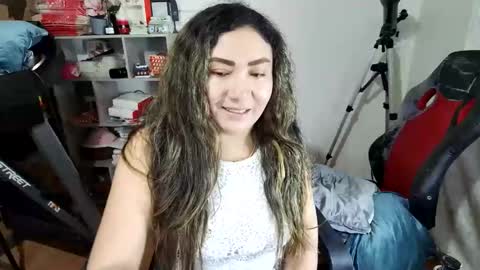 Snapshot of vellarossa chatting on 05-12-26, 05:26 Im VelaI will be Christmas and New Year with my family December 22 to January 13 I will miss you guys. online show from 05-12-26, 05:26
